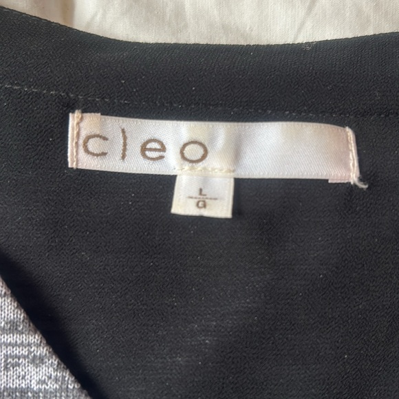 Casual Grey V-Neck Top with Side Ties - Picture 4 of 6